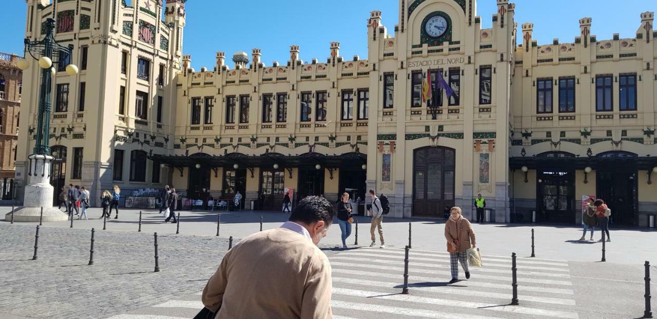 Edificio Tiziano Mercado Central Valencia Exteriör bild