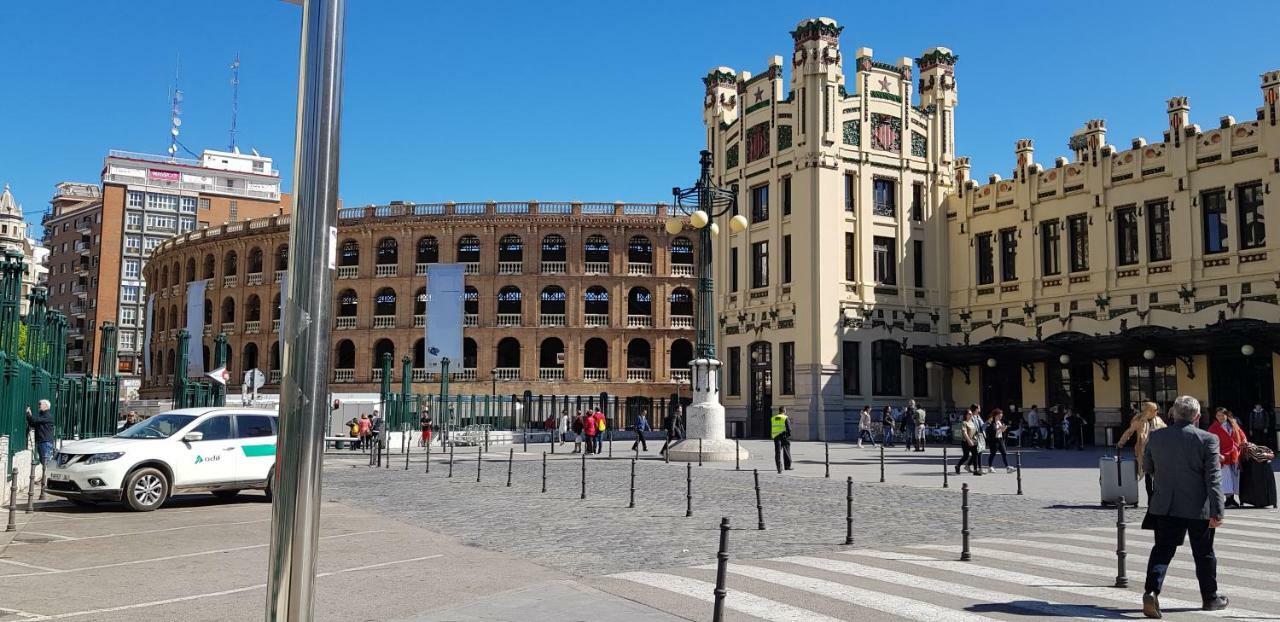 Edificio Tiziano Mercado Central Valencia Exteriör bild
